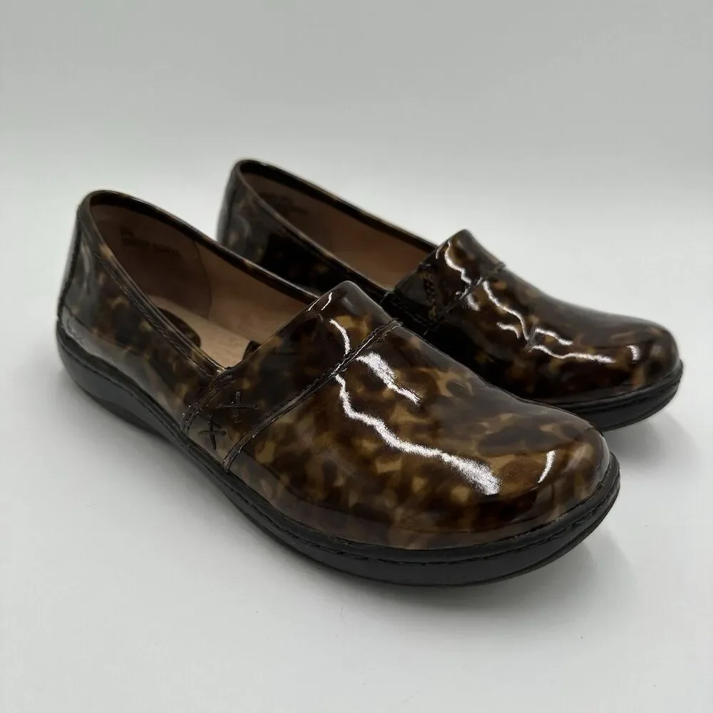 BOC Born Concept Clogs Womens 8 Slip On Shoes Brown Cheetah Patent Faux Leather - Picture 2 of 16